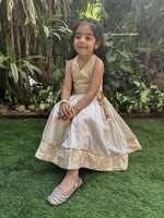 Load image into Gallery viewer, girls ethnic lehenga set for wedding celebrations