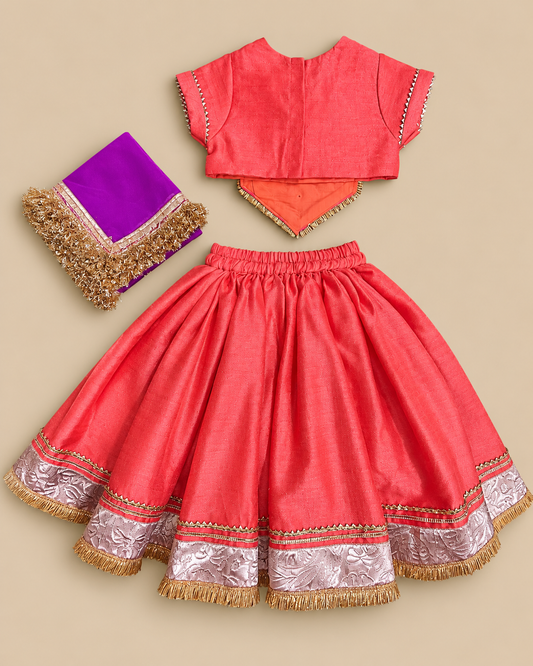 Girls ethnic wear