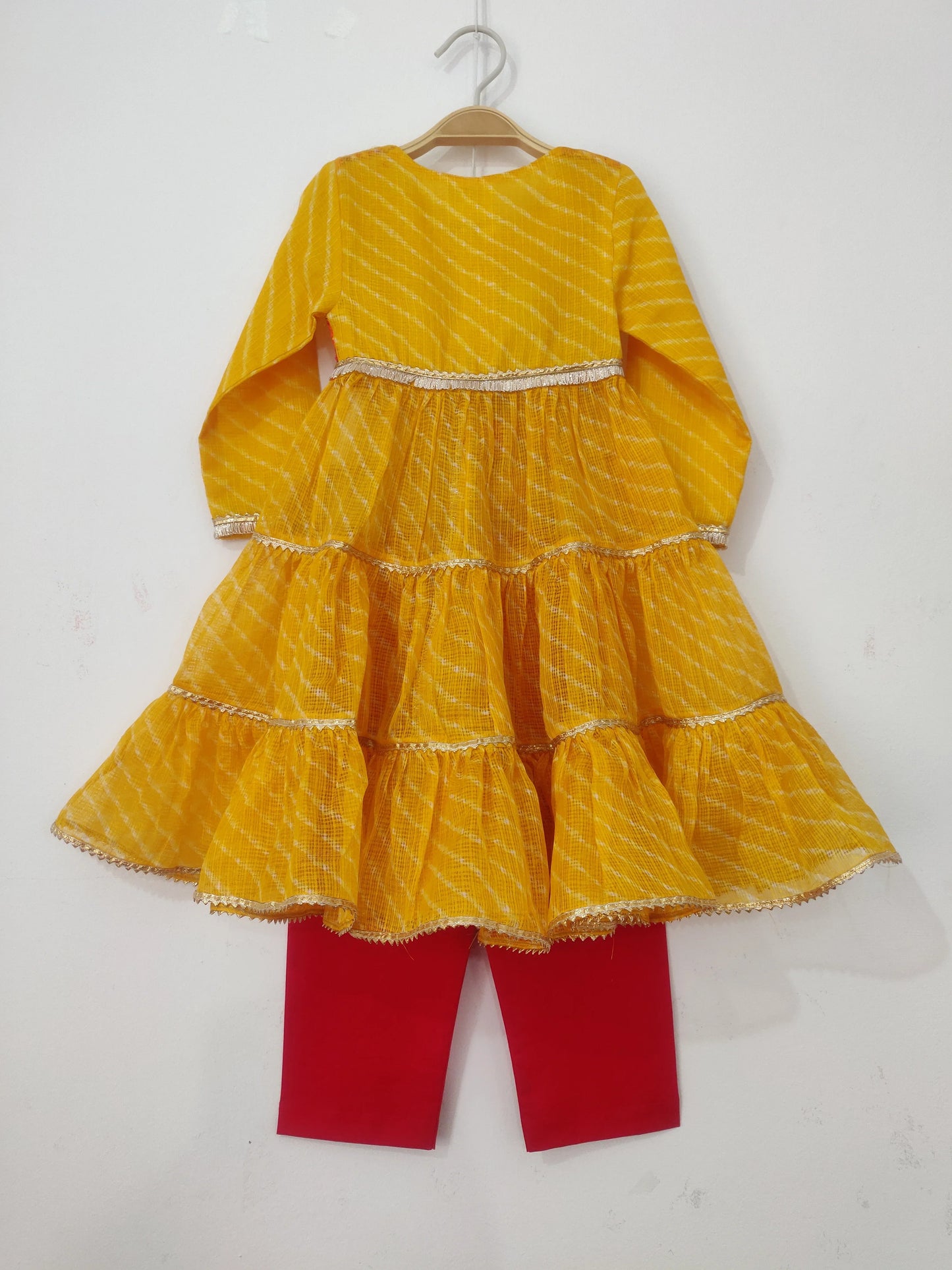 Girls Yellow Patola Kurta Pyjama Set
