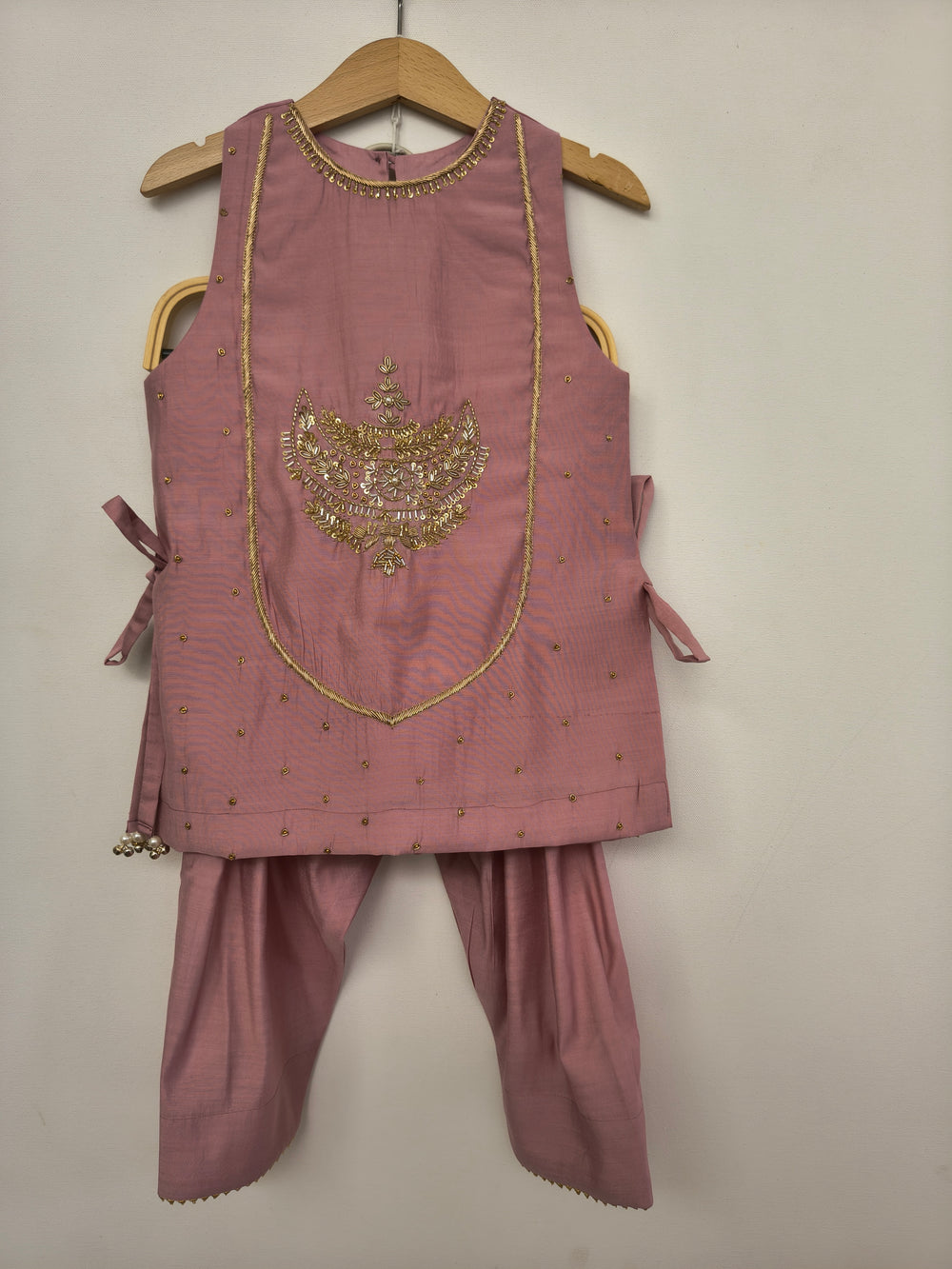 Girls Viscose Chanderi Zardozi Embroidered Top and Pants Set