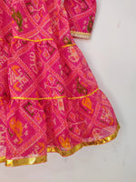 Load image into Gallery viewer, Girls Pink &amp; Green Patola Kurta Pyjama - BYB PREMIUM
