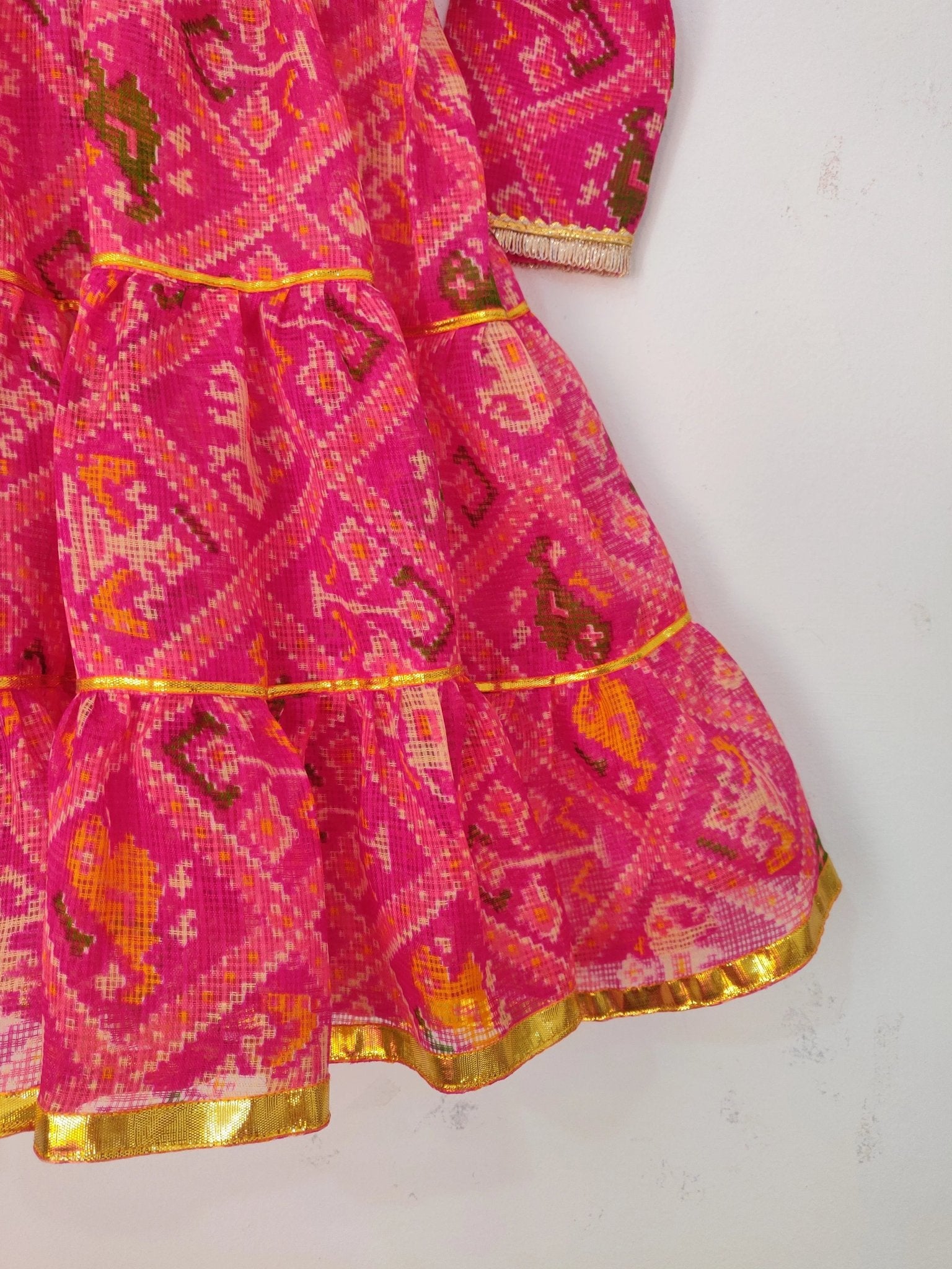 Girls Pink & Green Patola Kurta Pyjama - BYB PREMIUM