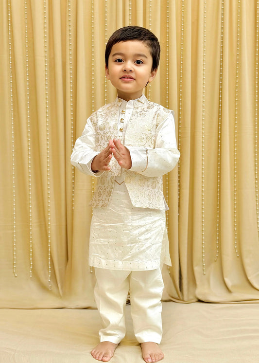 Off-White Kurta Pyjama with Brocade Bandi for Boys
