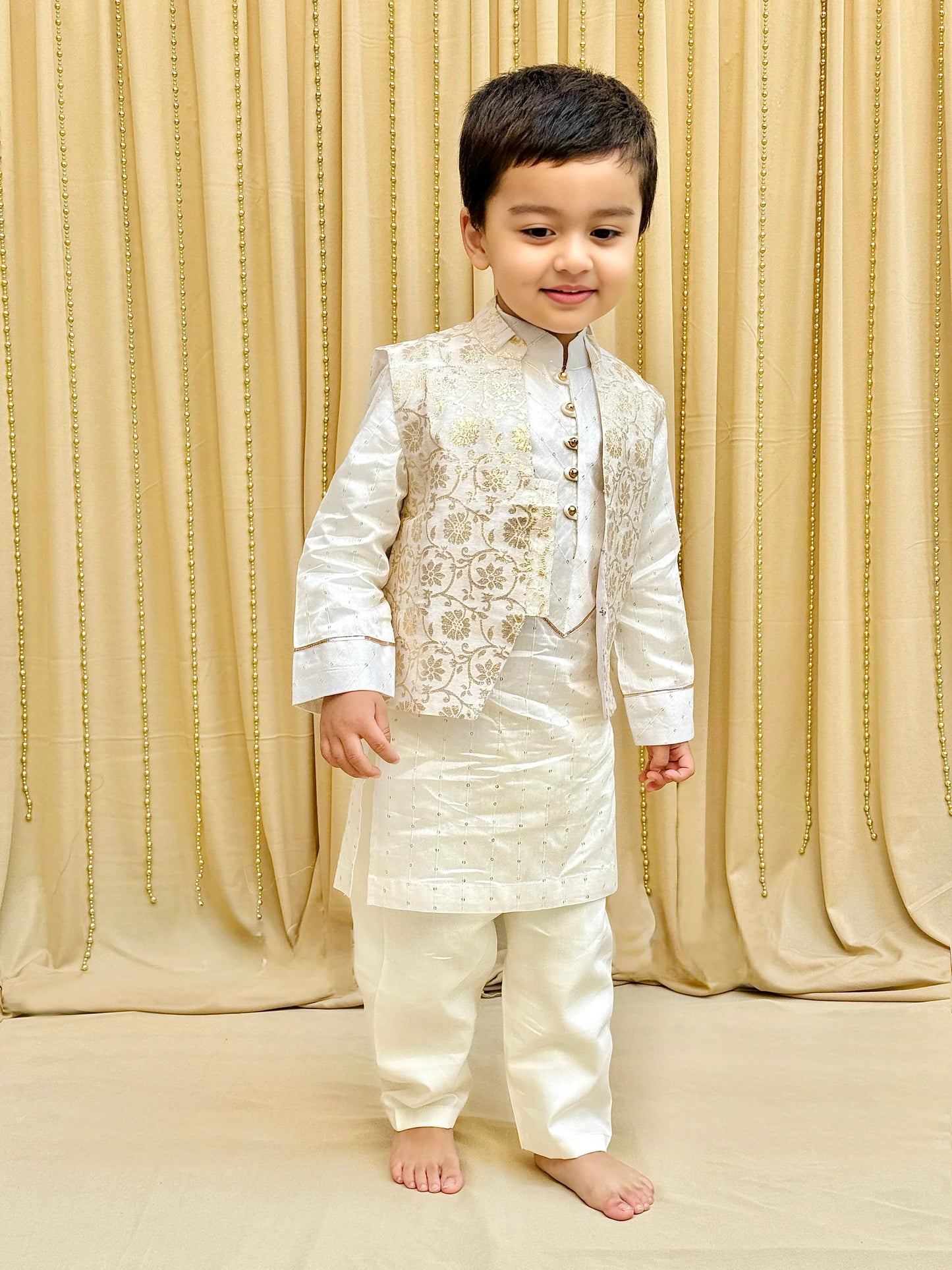 Off-White Kurta Pyjama with Brocade Bandi for Boys
