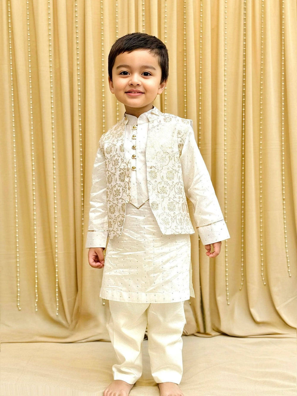 Off-White Chanderi Silk Kurta with Brocade Bandi and Pyjama Set for Boys. - BYB PREMIUM